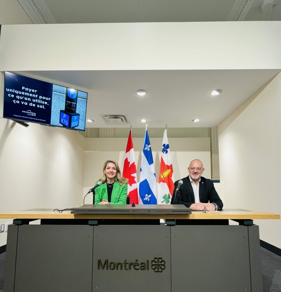 The Official Opposition calls for modernization of the P$ Mobile Service application