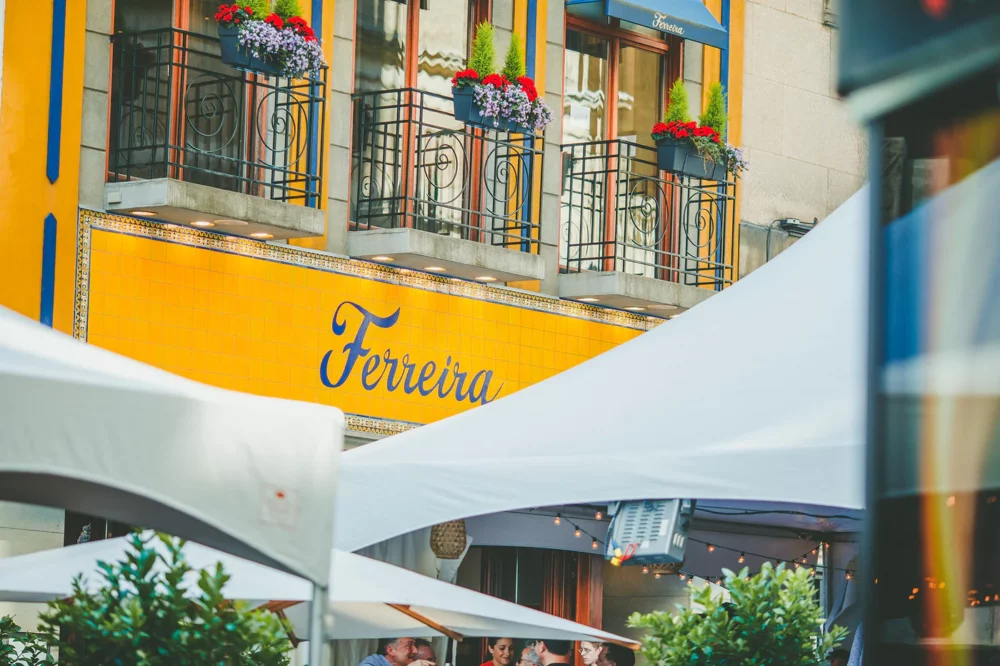Fermeture des terrasses sur la rue Peel durant le Grand Prix : Ensemble Montréal ne croit pas aux problèmes de communication invoqués par Valérie Plante 